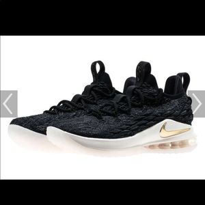 Nike Lebron XV low black / metallic